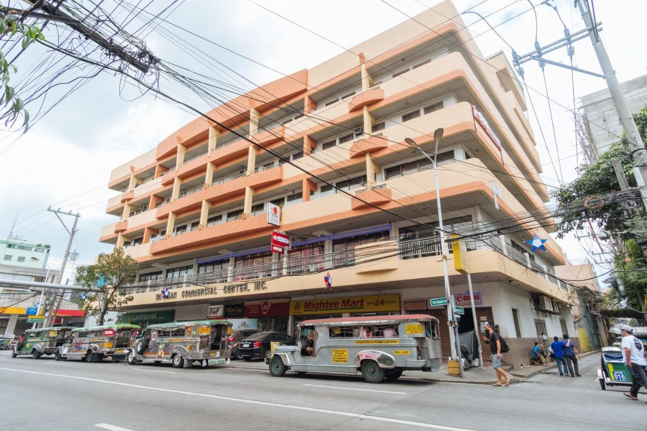 Dechmark Hotel Manila Exterior photo